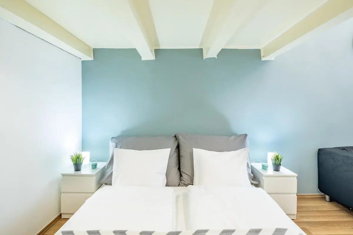 Comfy And Bright Apartment In The Center Budapesta Ungaria