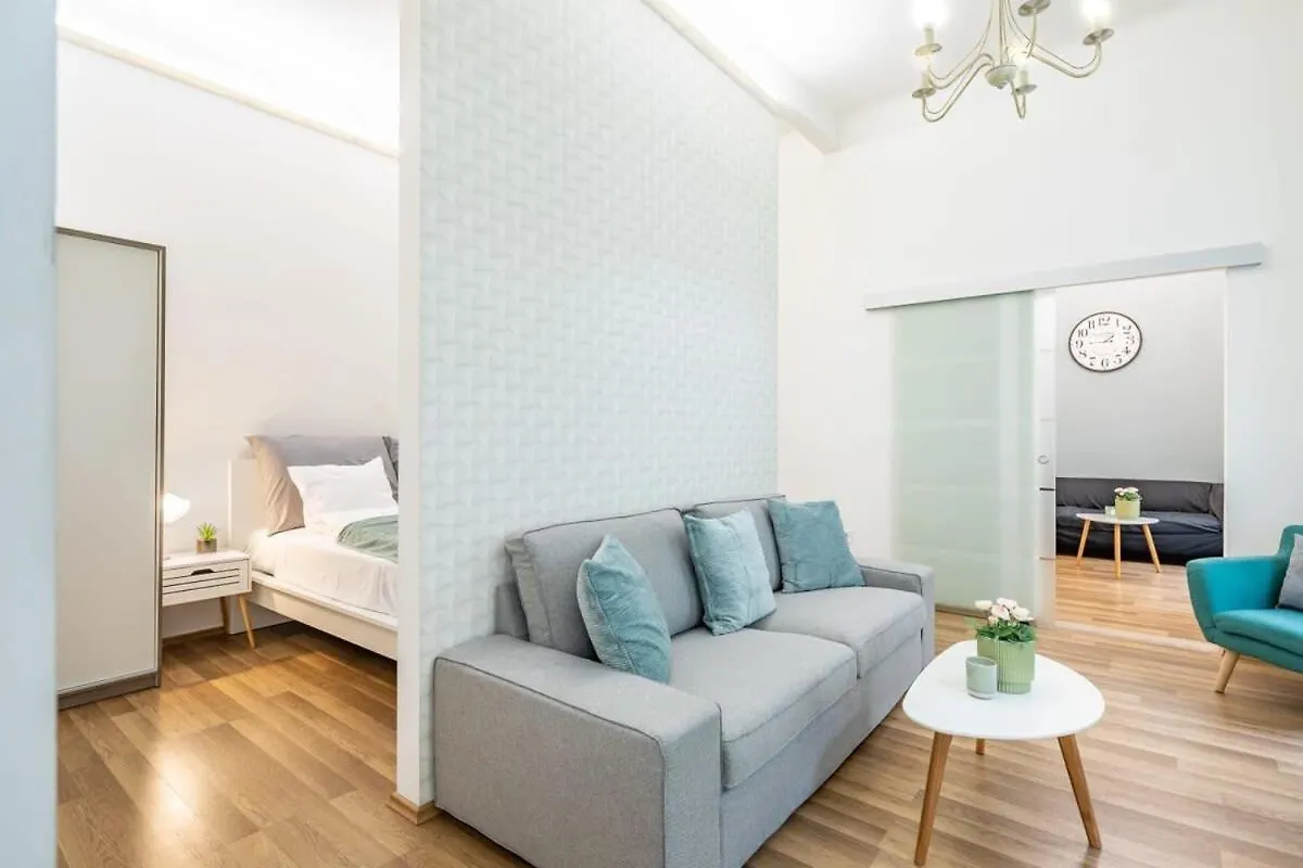 Comfy And Bright Apartment In The Center Budapesta