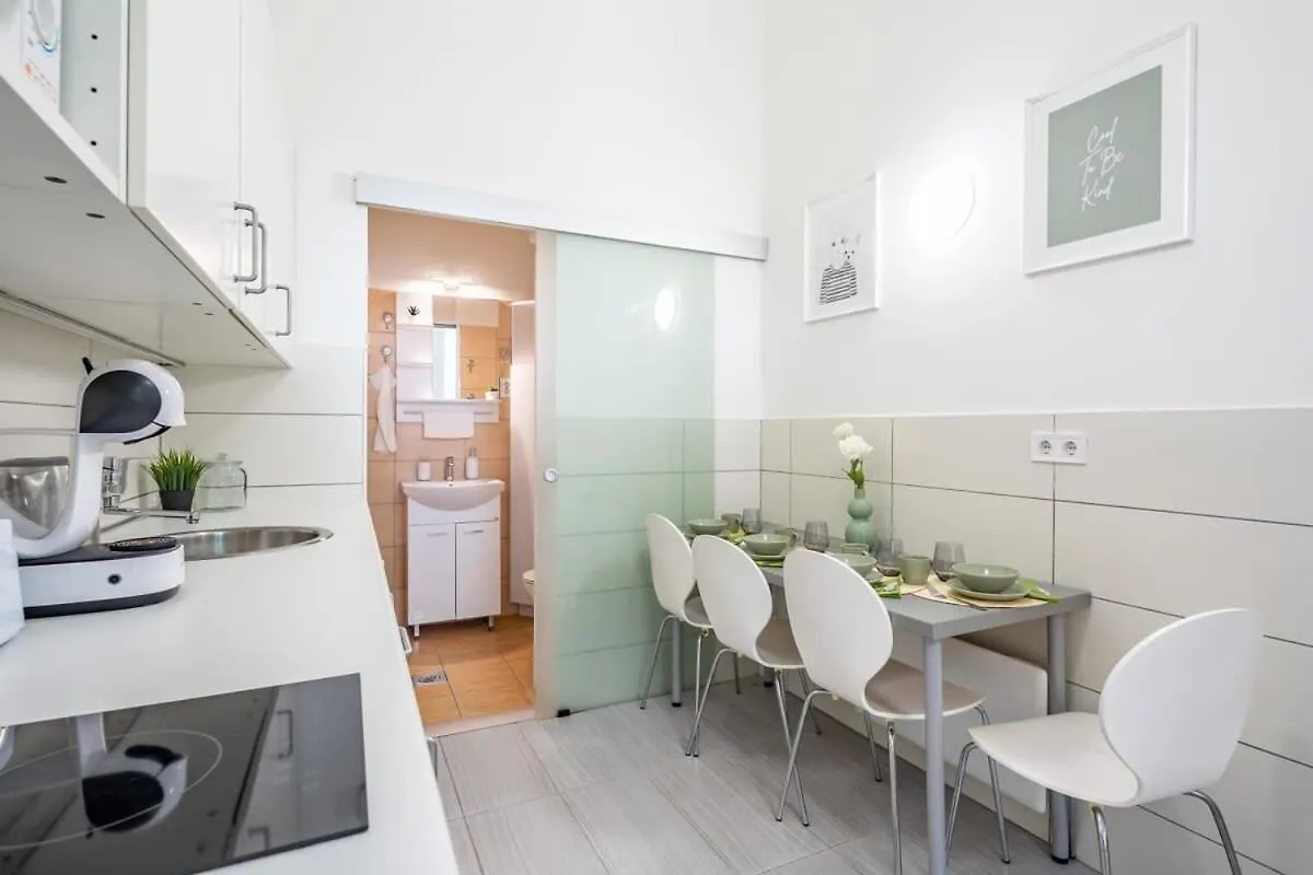 Comfy And Bright Apartment In The Center Budapesta